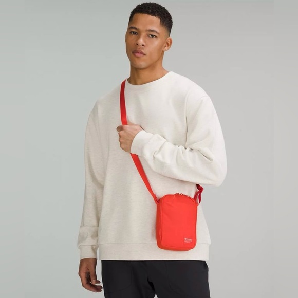 Lululemon easy access crossbody bag - Picture 1 of 3